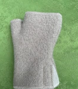 Handschuh mit Bionenfaser-Technologie für Handgelenk-Regeneration